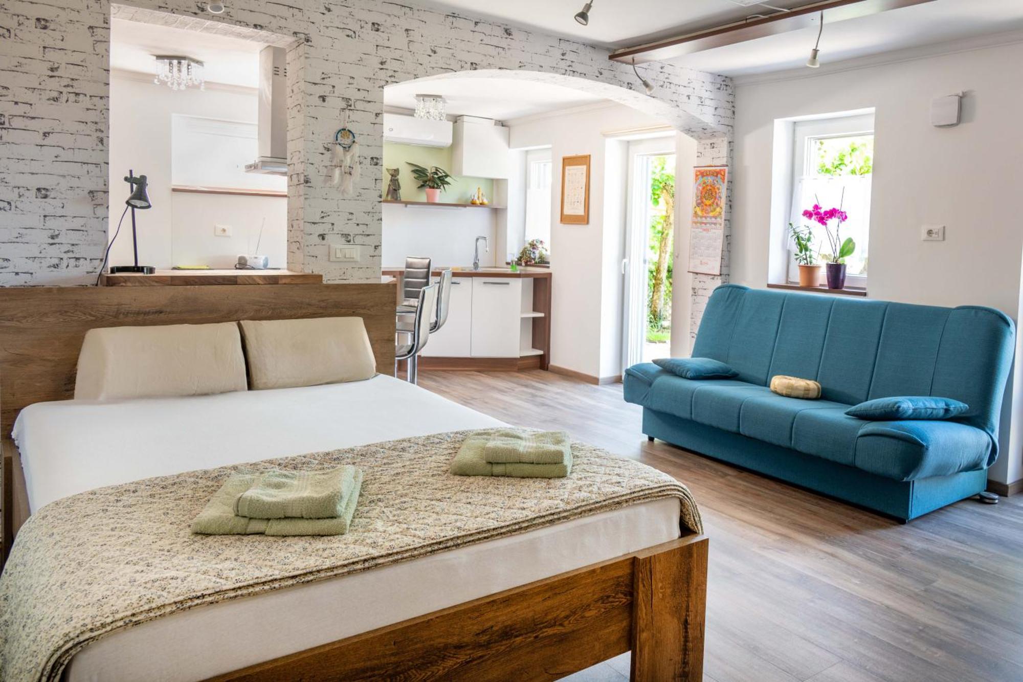 Apartma Salvia-Guest House Луция Экстерьер фото
